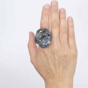 Sculpted Ring. Size 8,5.